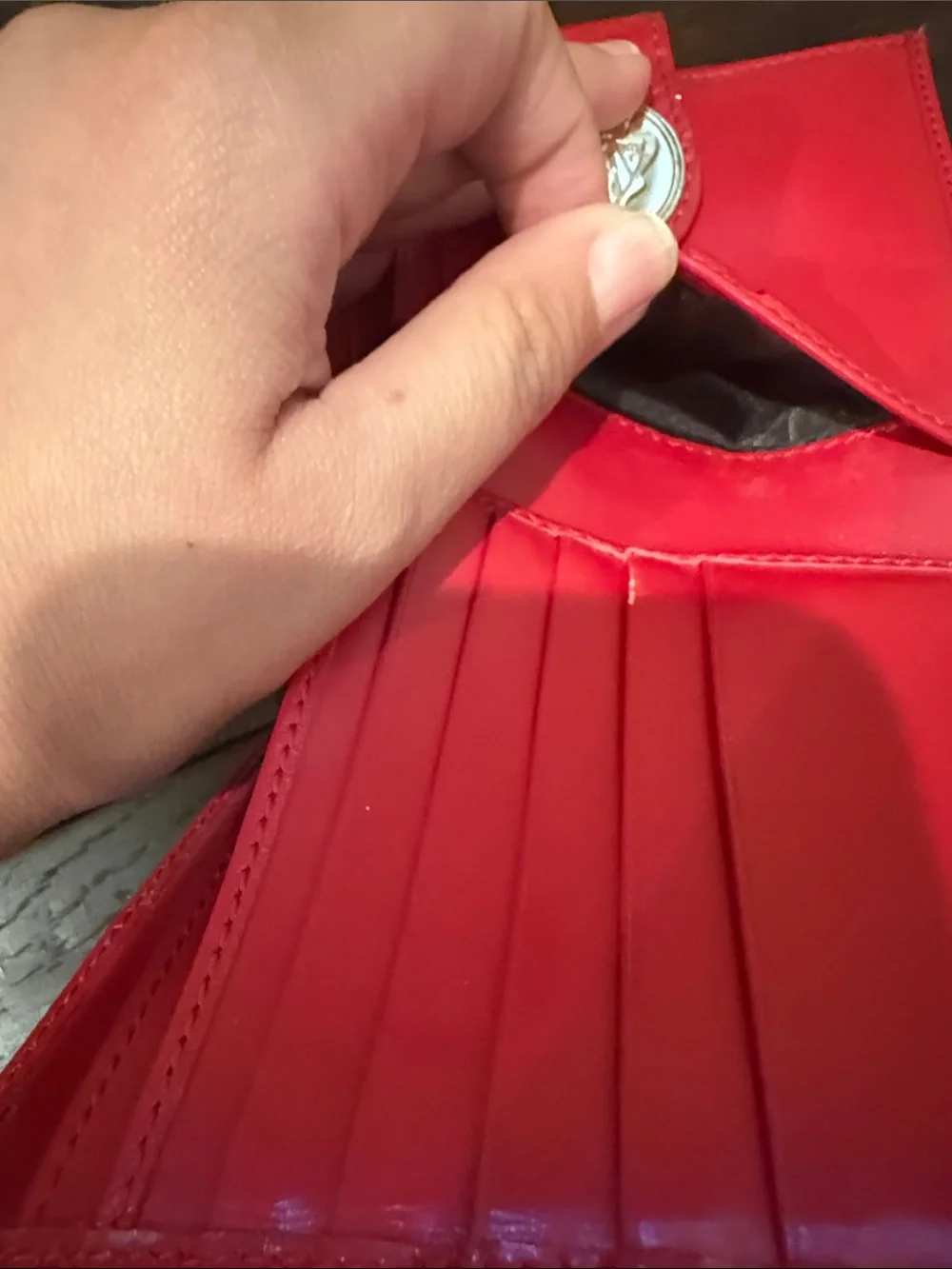 Gucci Red Patent Embossed Compact Wallet with Gold-Tone Medallion Vintage
